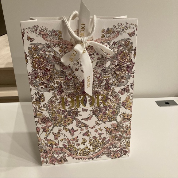 🛍  DIOR shopping bag. - Picture 4 of 8